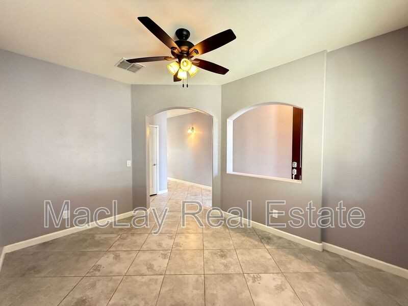 23849 W Tamarisk Ave - Photo 7 of 24