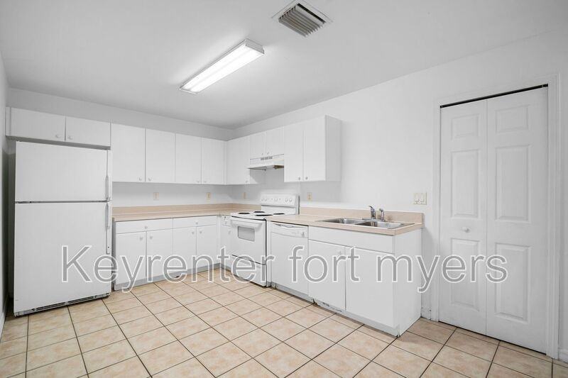 4646 15th St Sw - Photo 7 of 29