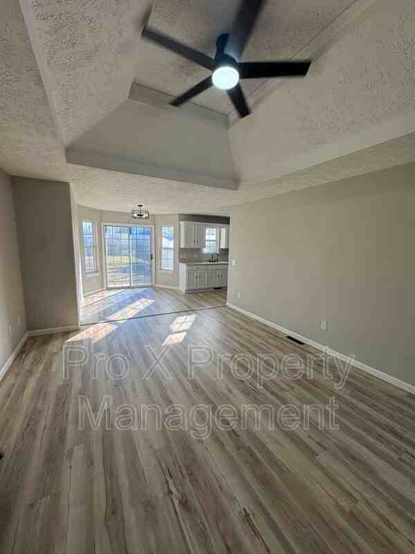 2302 W Olive St - Photo 3 of 20