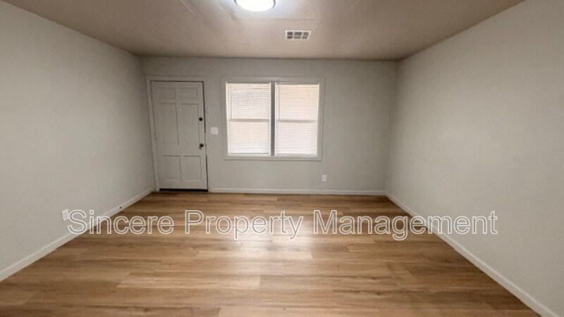 3214 S Saint Clair Ave - Photo 2 of 14