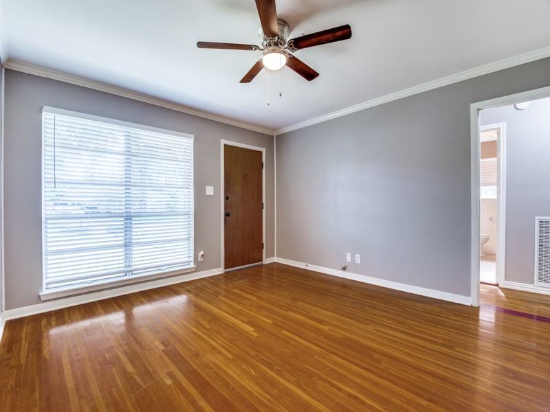 118 Southbrook Cir - Photo 4 of 50