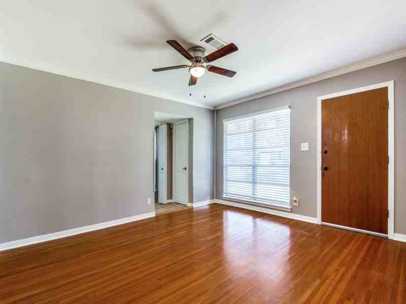 118 Southbrook Cir - Photo 5 of 50