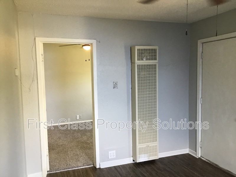 2215 Cashion Pl - Photo 2 of 13