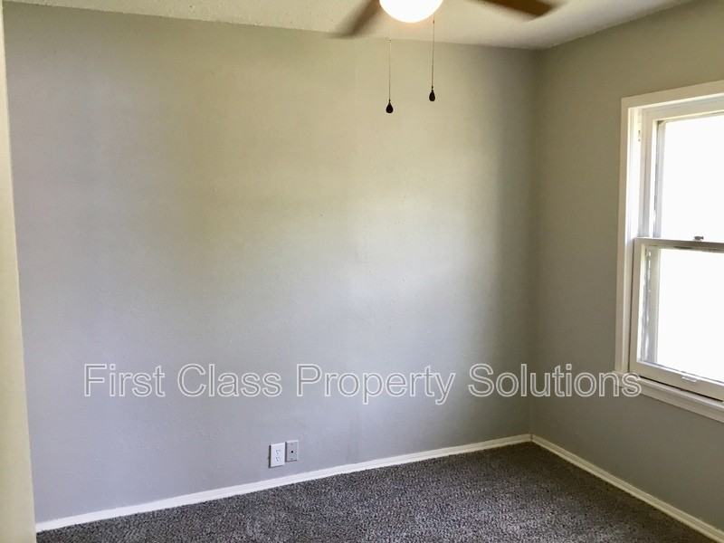 2215 Cashion Pl - Photo 4 of 13