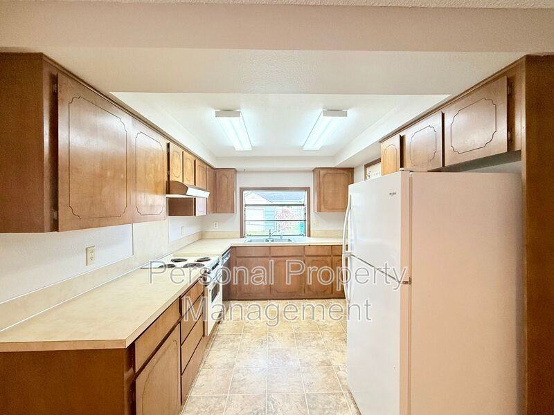 414 W 39th St - Photo 5 of 25