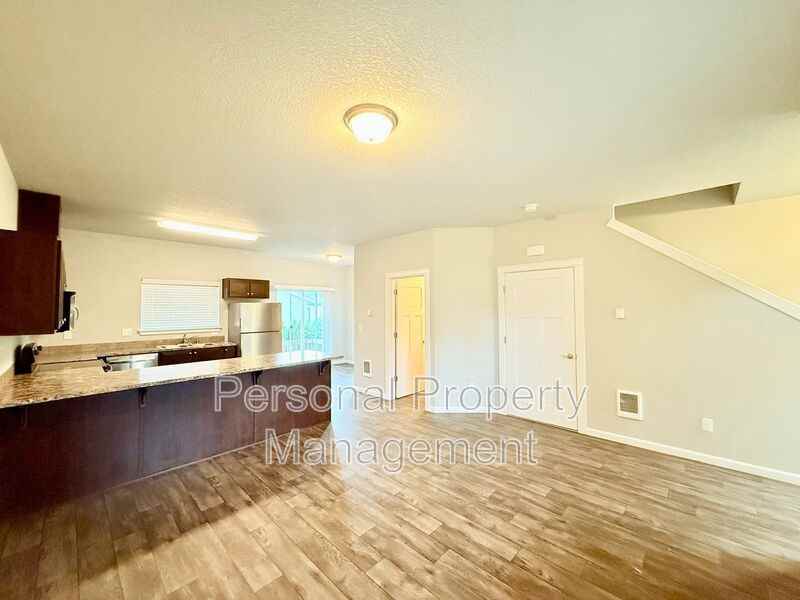 12600 Ne 49th St - Photo 5 of 15