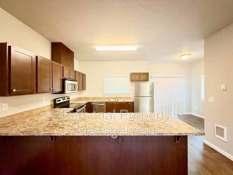 12600 Ne 49th St - Photo 6 of 15