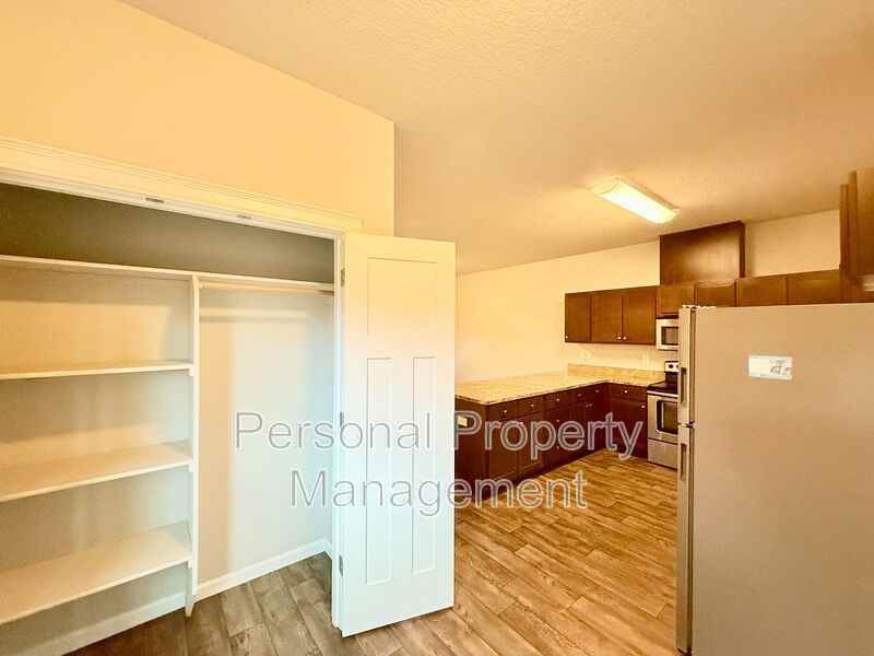 12600 Ne 49th St - Photo 7 of 15