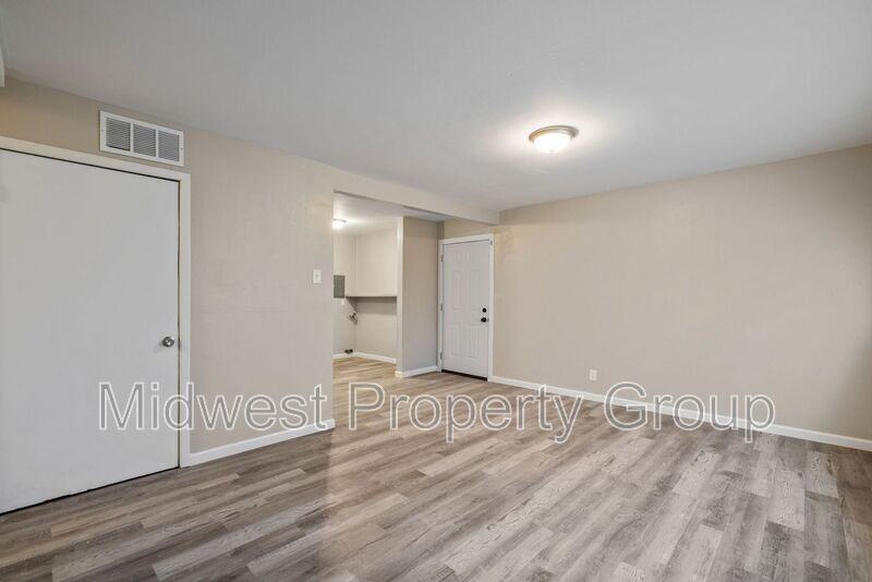 10 Juno Dr - Photo 5 of 24