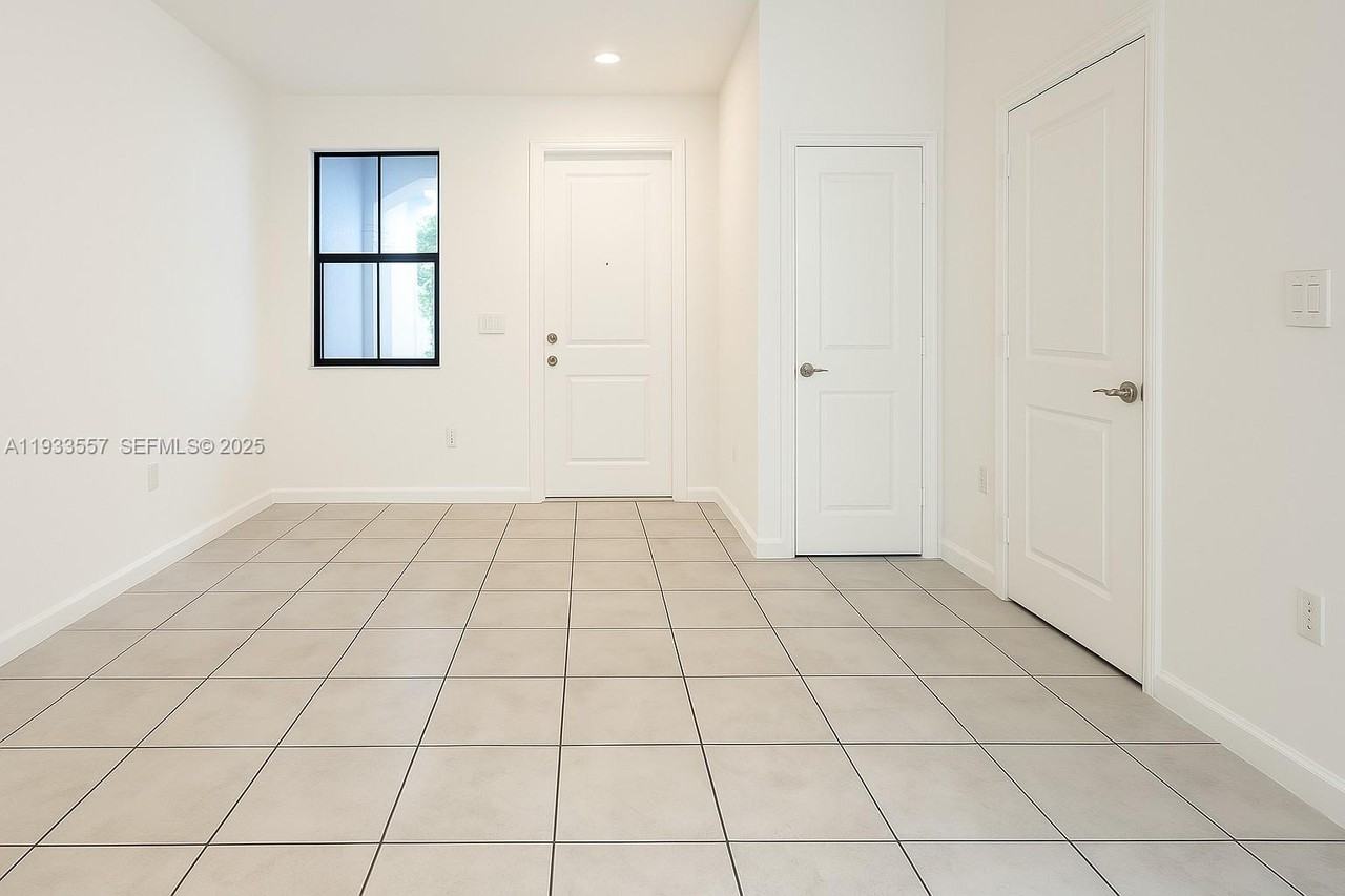 25224 Sw 114th Ct - Photo 2 of 13