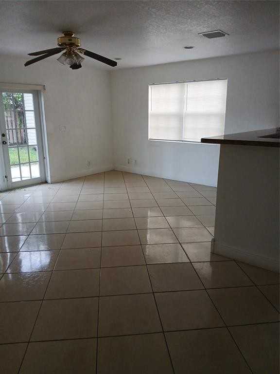 514 Nw 3rd Ave #514 - Photo 3 of 11