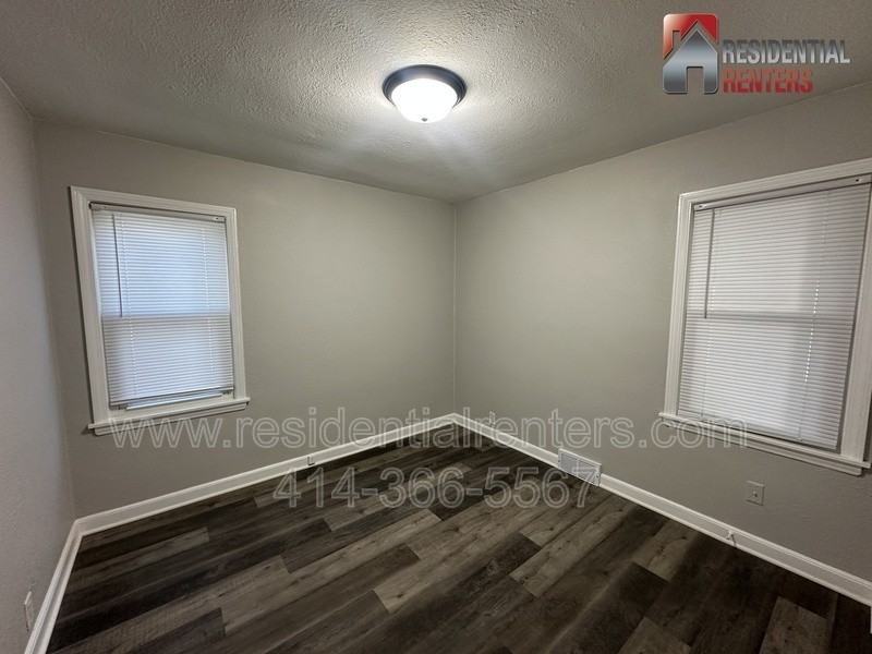 4464 N 38th St #SFH - Photo 6 of 9