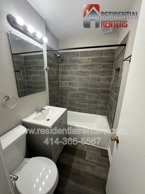 4464 N 38th St #SFH - Photo 7 of 9