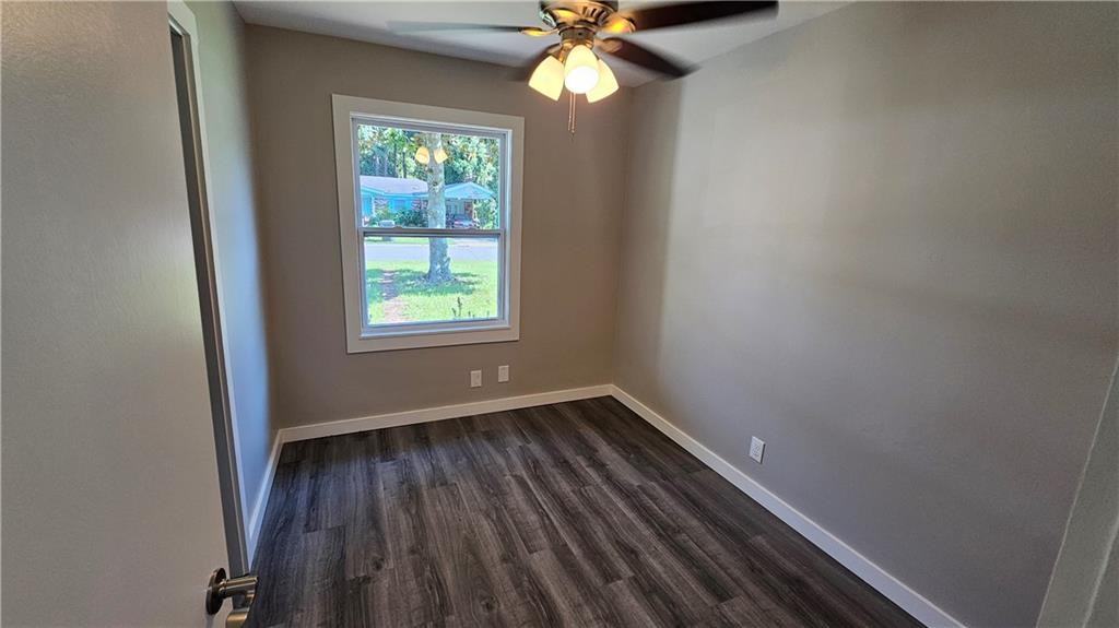 122 Saxon St - Photo 7 of 12