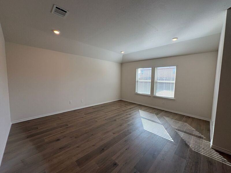 1221 Acacia Dr - Photo 5 of 26