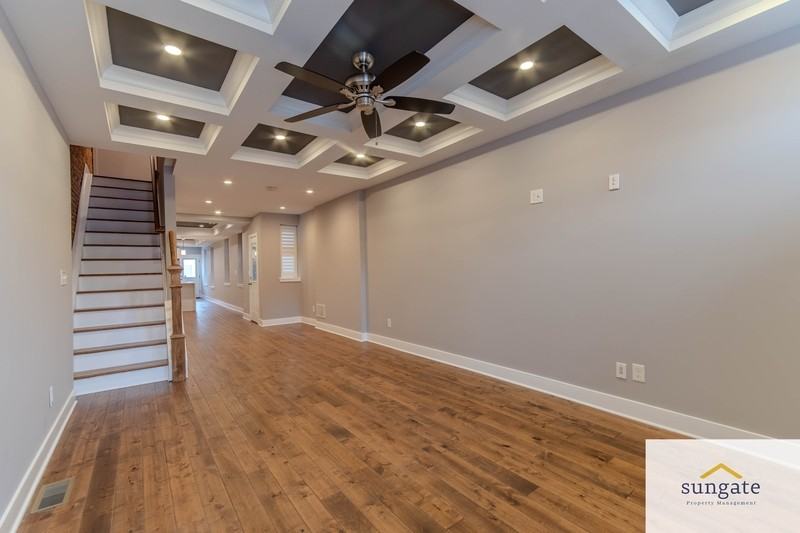 1125 S Clinton St - Photo 4 of 45