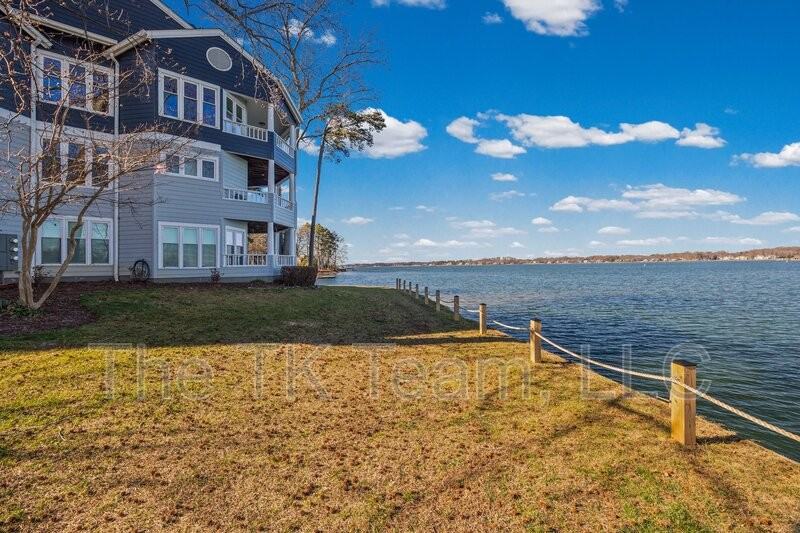 372 Northwest Dr - Photo 3 of 28