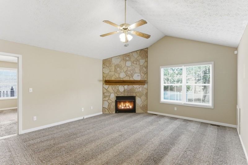 144 Stone Henge Ln - Photo 2 of 10