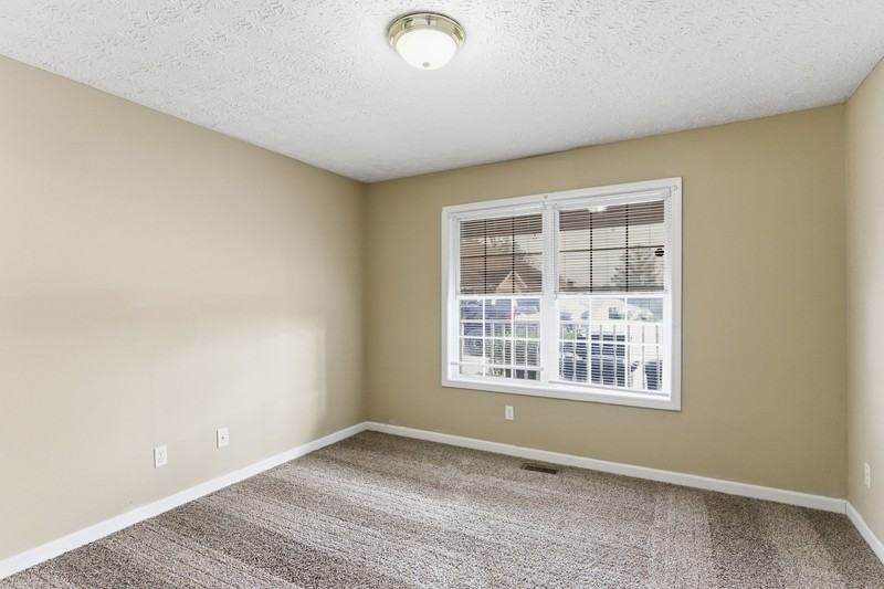 144 Stone Henge Ln - Photo 3 of 10