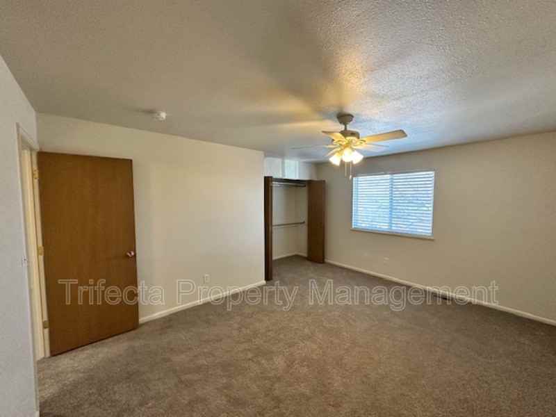 2121 35th Ave - Photo 7 of 12