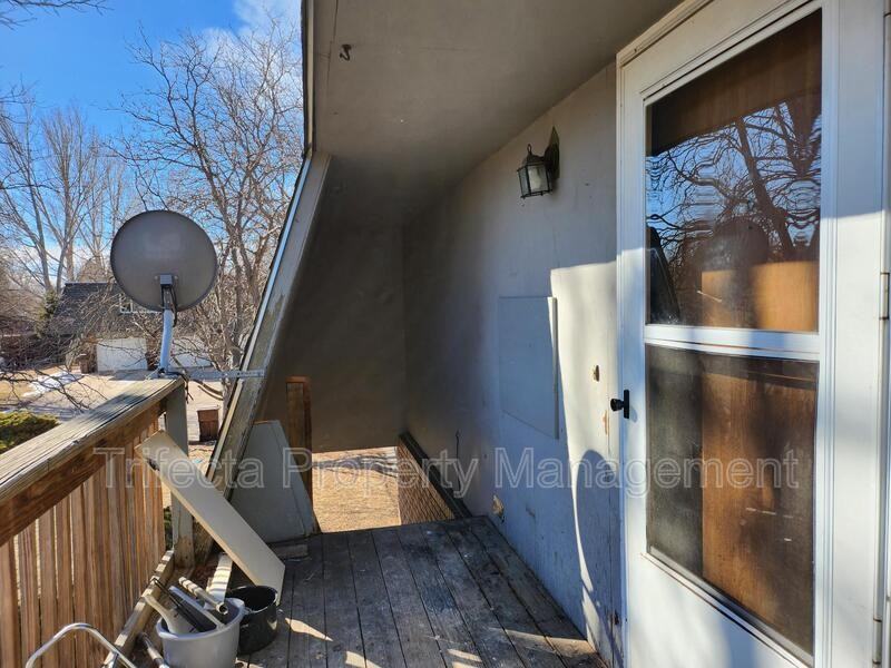 2739 Leisure Dr - Photo 3 of 20