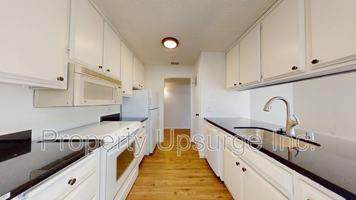 featured image of 915 Lakeside Dr #7