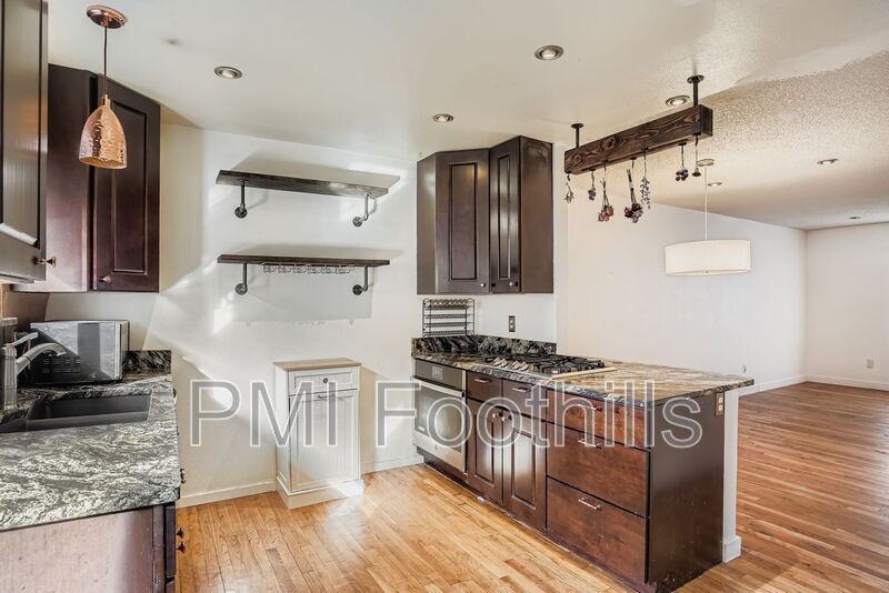 171 Holman Way - Photo 5 of 12