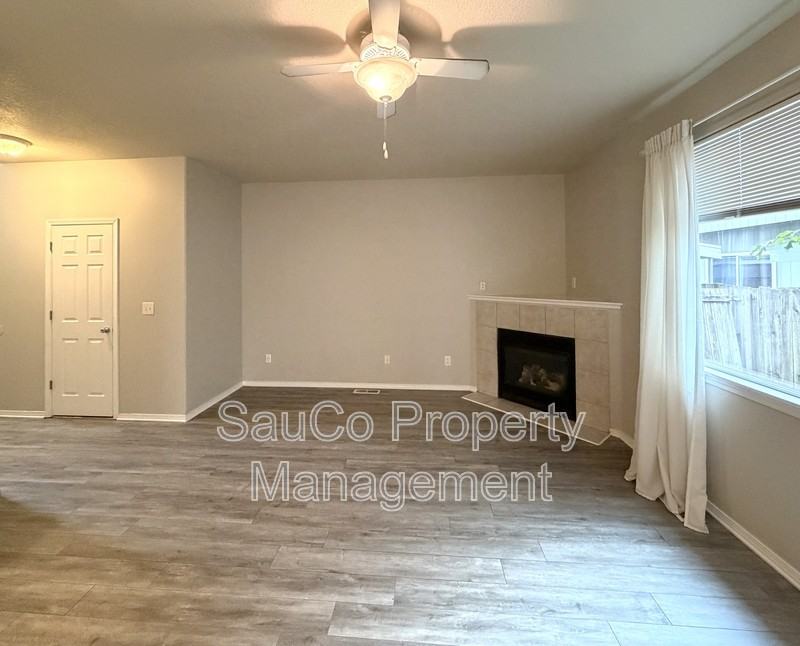 4258 Se Maya Ct - Photo 4 of 18