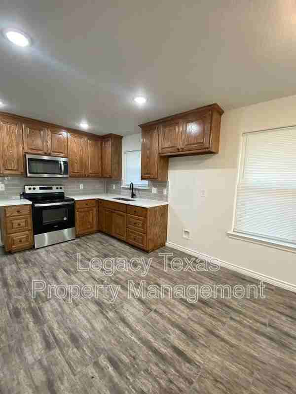 702 S Wilhite St - Photo 6 of 19