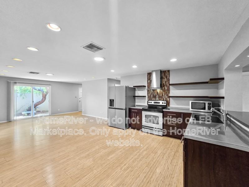 7613 E Minnezona Ave - Photo 5 of 20