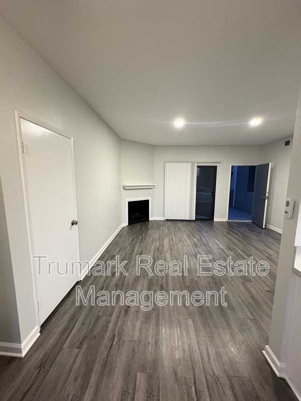 701 N Hollywood Way #114 - Photo 3 of 10