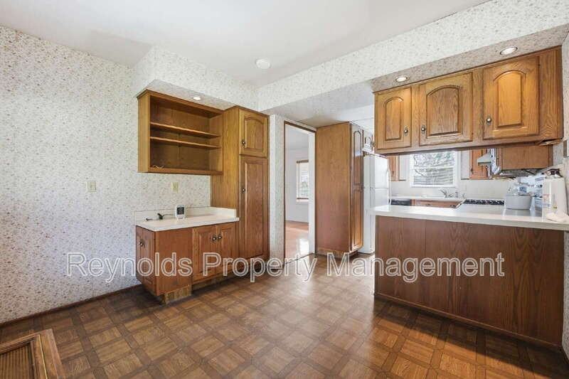 9482 Pike Rd - Photo 7 of 25