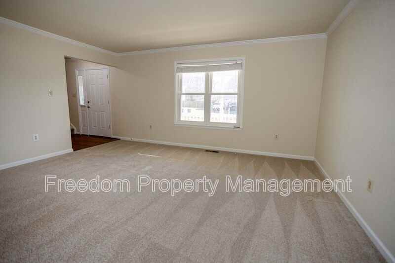 8768 Tomislav St - Photo 4 of 50