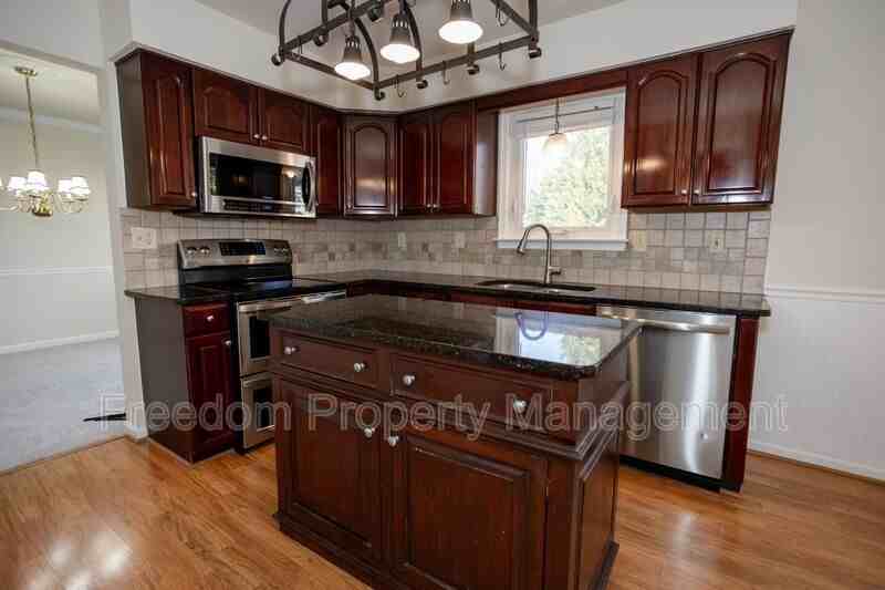 8768 Tomislav St - Photo 6 of 50