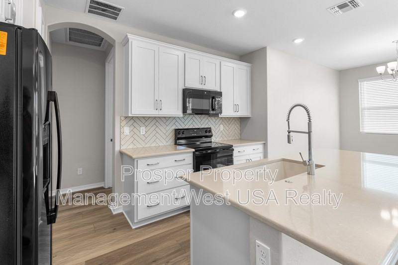 24094 N 162nd Ln - Photo 7 of 20