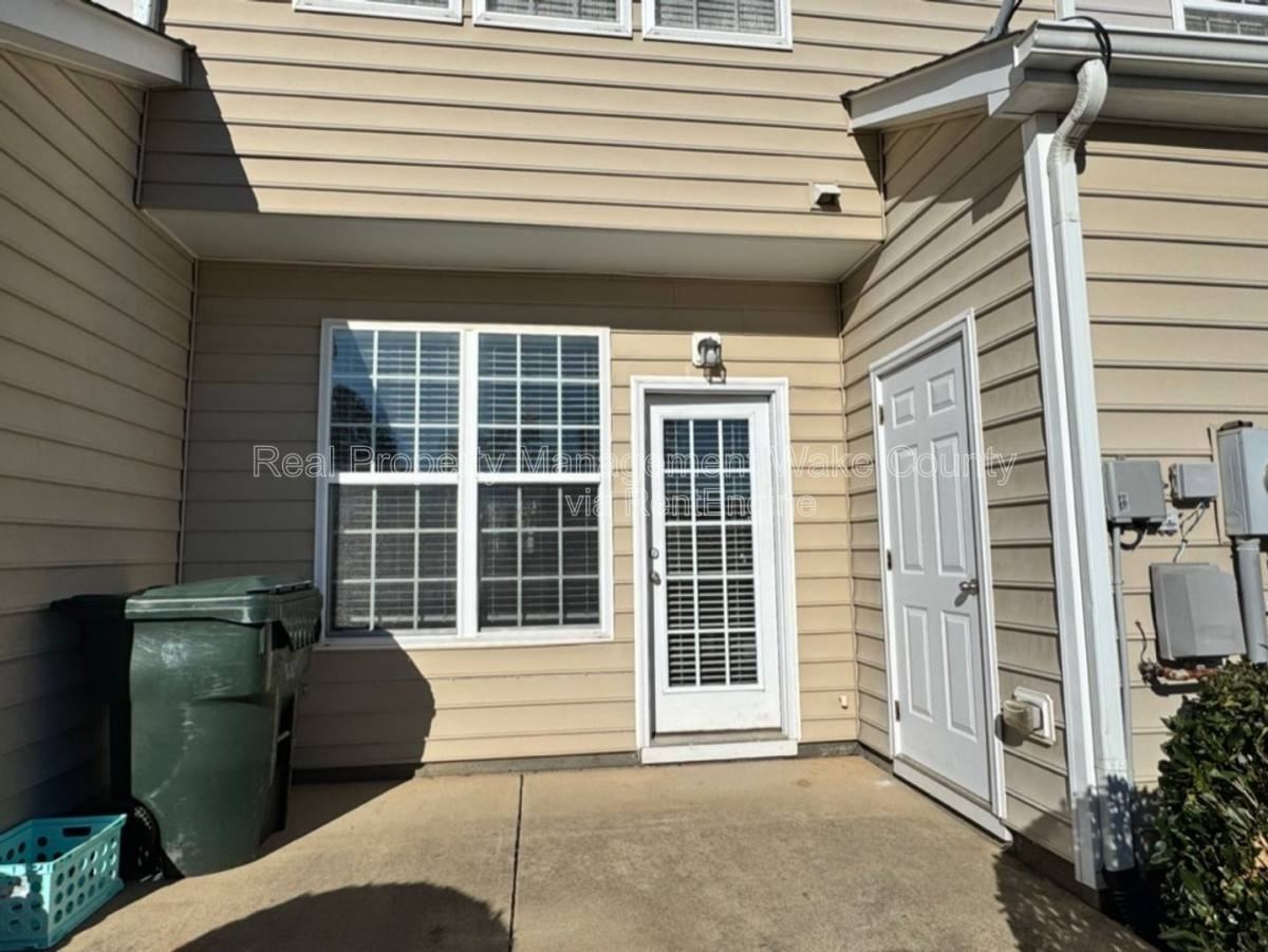 826 Cupola Dr - Photo 3 of 10