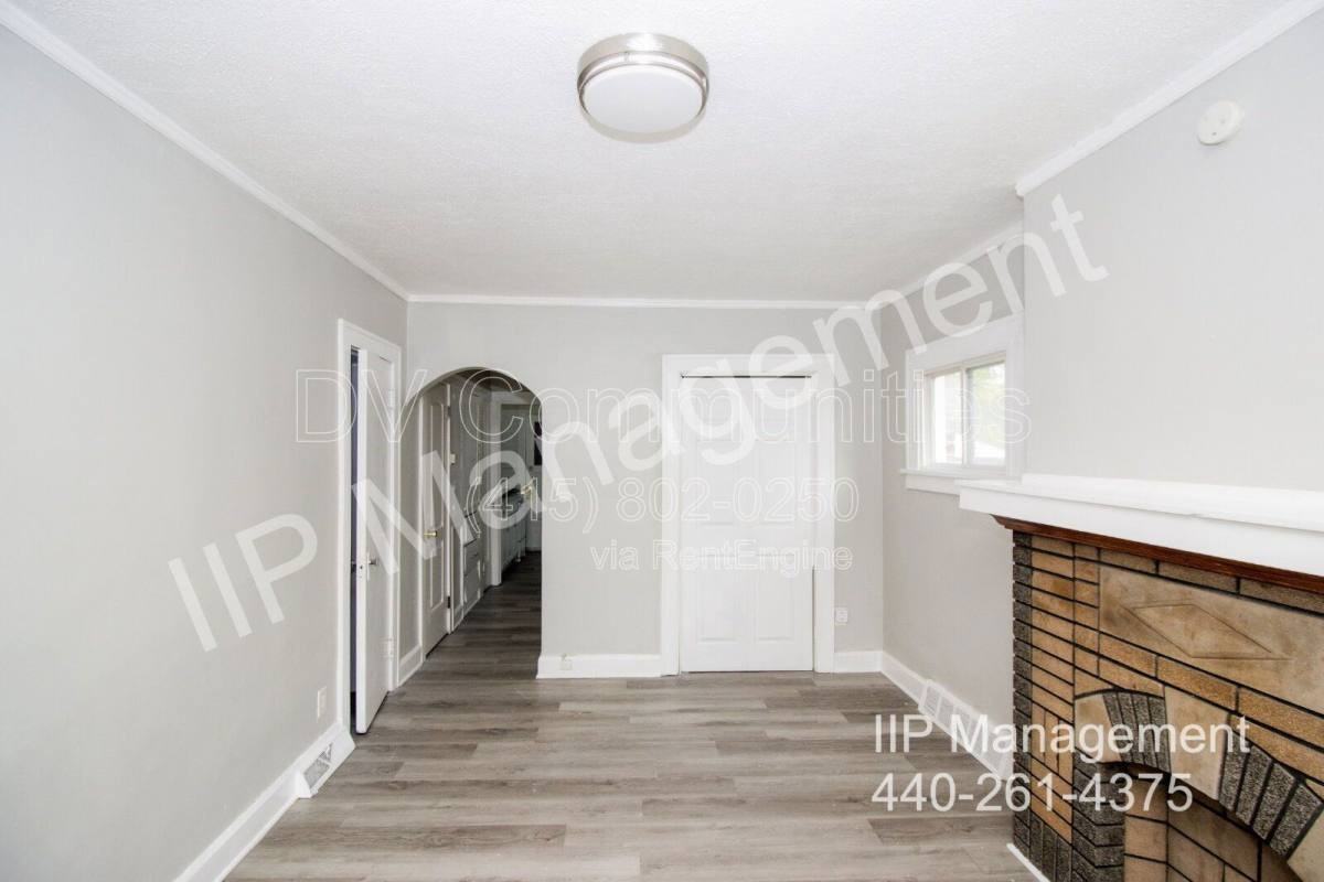 3188 W 111th St #1 - Photo 3 of 8