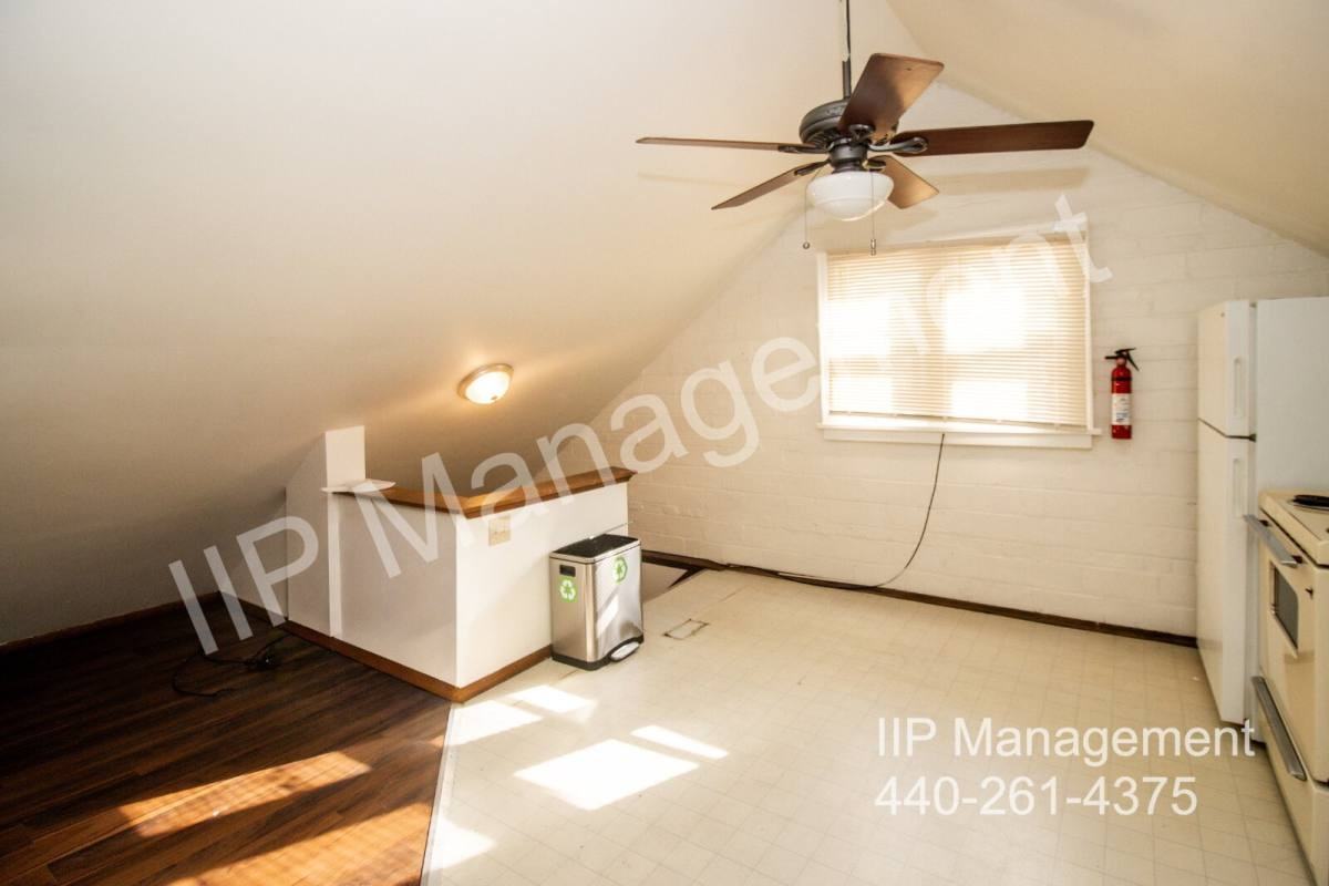 2671 E 130th St #3 - Photo 7 of 10