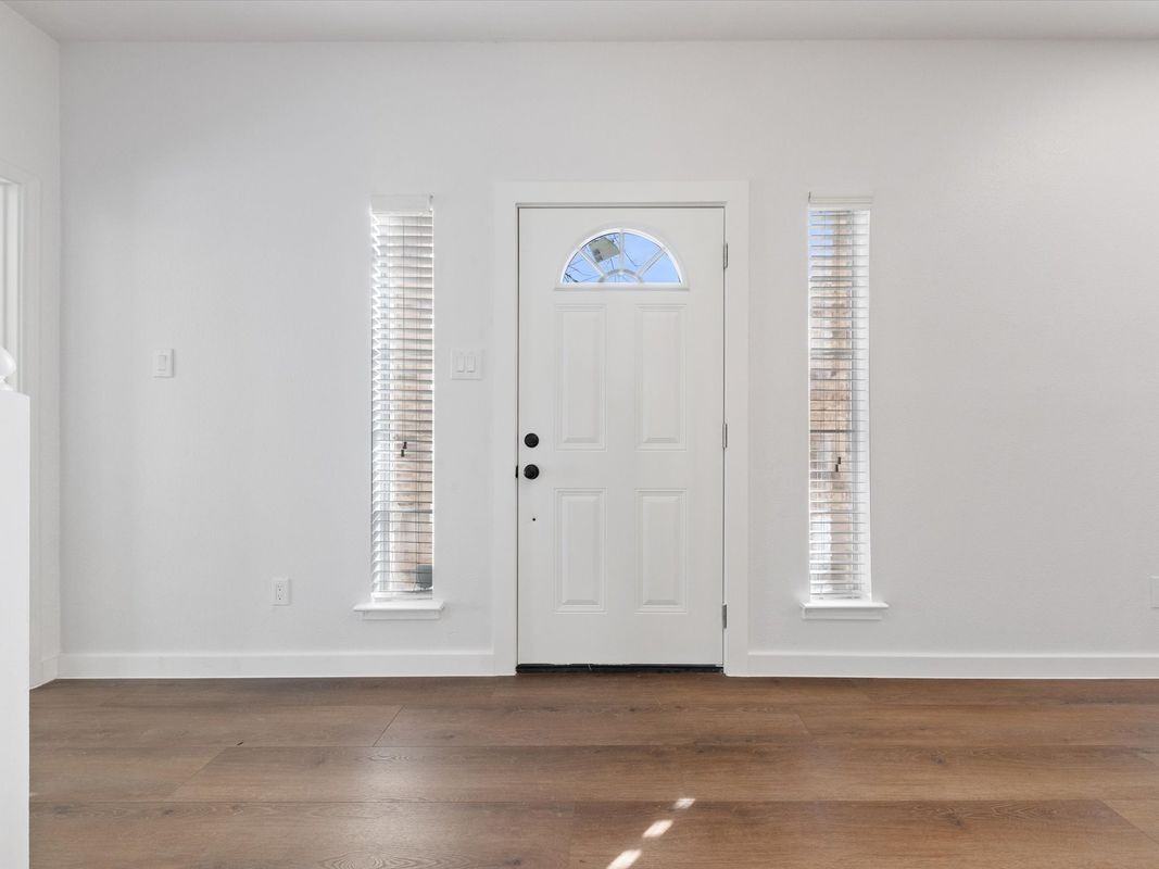 2213 Loretta Ln - Photo 2 of 39