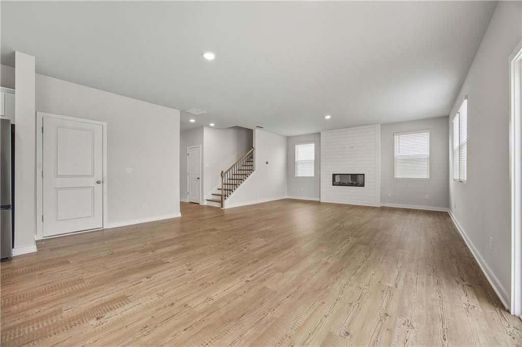 786 Ruddy Dr - Photo 4 of 20