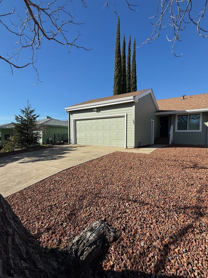 151 Bryson Dr - Photo 3 of 16