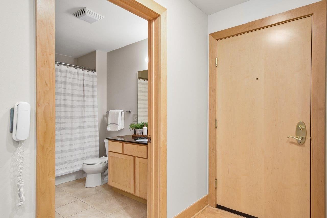 333 W Mifflin St - Photo 7 of 10