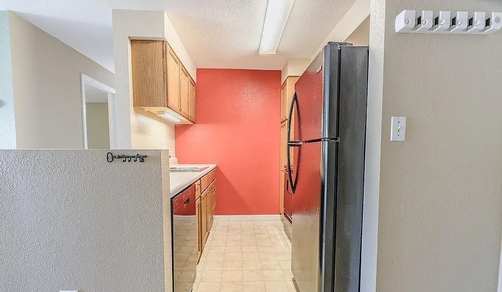 1516 E Grand Ave - Photo 6 of 8