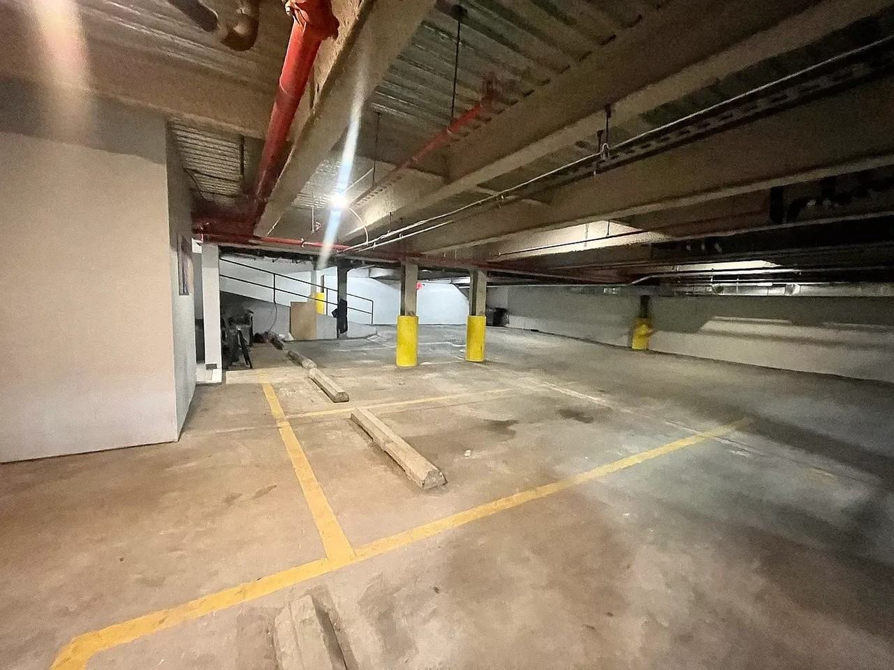 390 Lorimer St - Photo 2 of 14