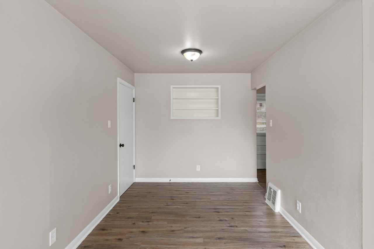 923 Highmont Dr - Photo 6 of 27