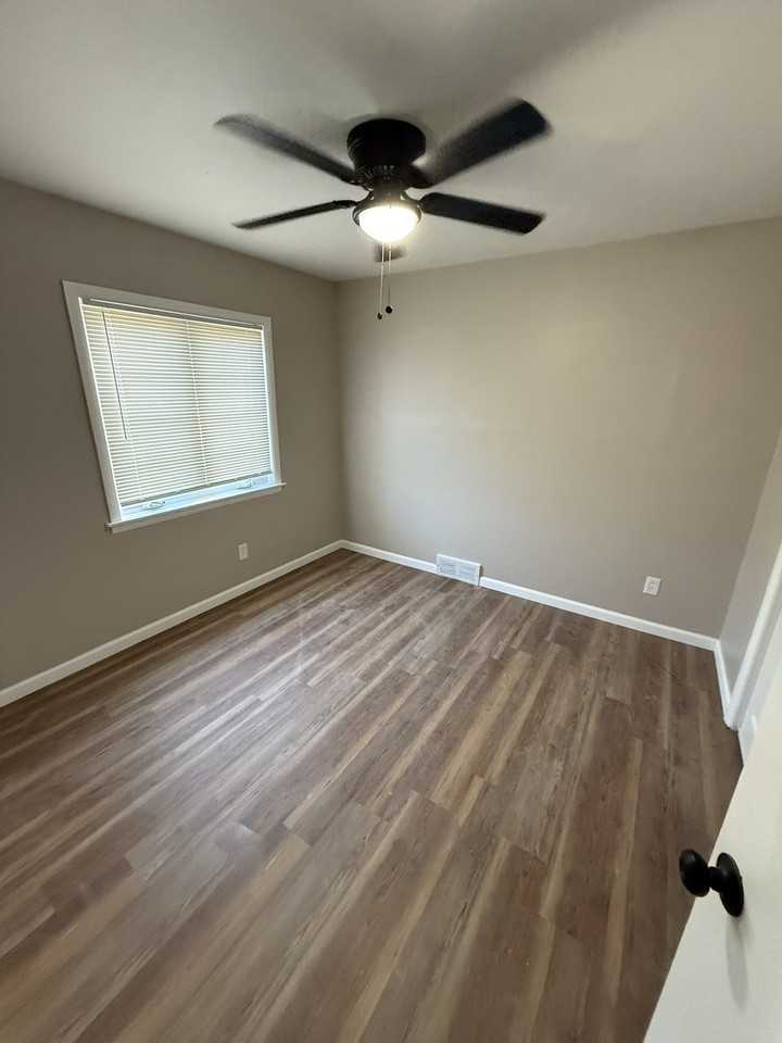 11942 Criterion Ave - Photo 6 of 10