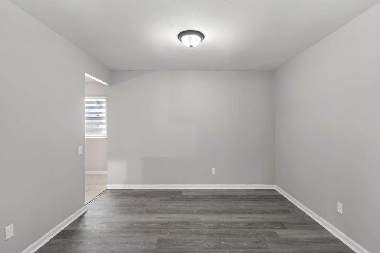 11702 Criterion Ave - Photo 3 of 28