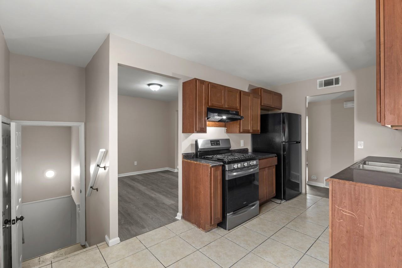 11702 Criterion Ave - Photo 6 of 28