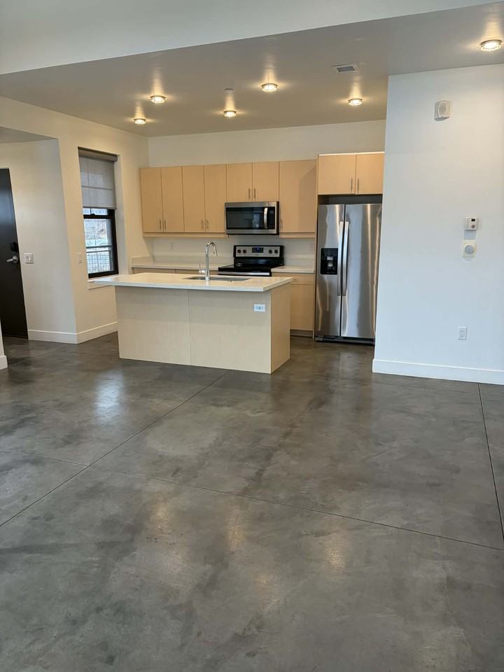 70 Beryl Ave #4B - Photo 4 of 11