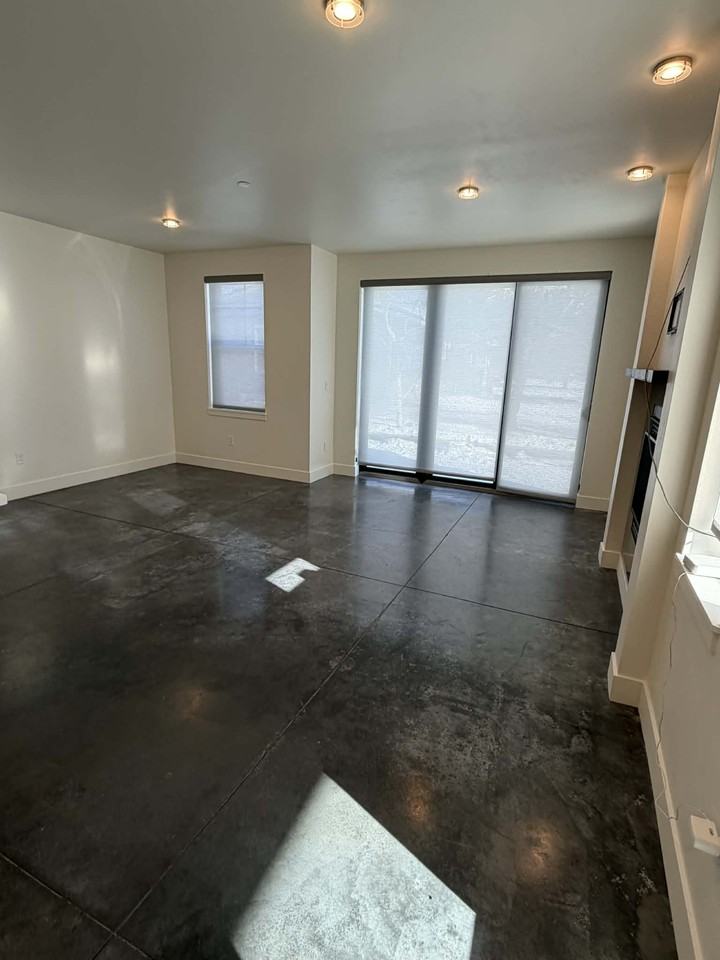 70 Beryl Ave #3B - Photo 4 of 14